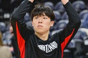 媒体人：杨瀚森今天表现相对平庸 没有篮板 卡位意识还得练图片