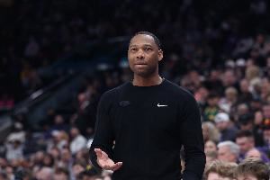 杜马斯谈解雇威利·格林:这是个艰难的决定 但我们必须要这么做